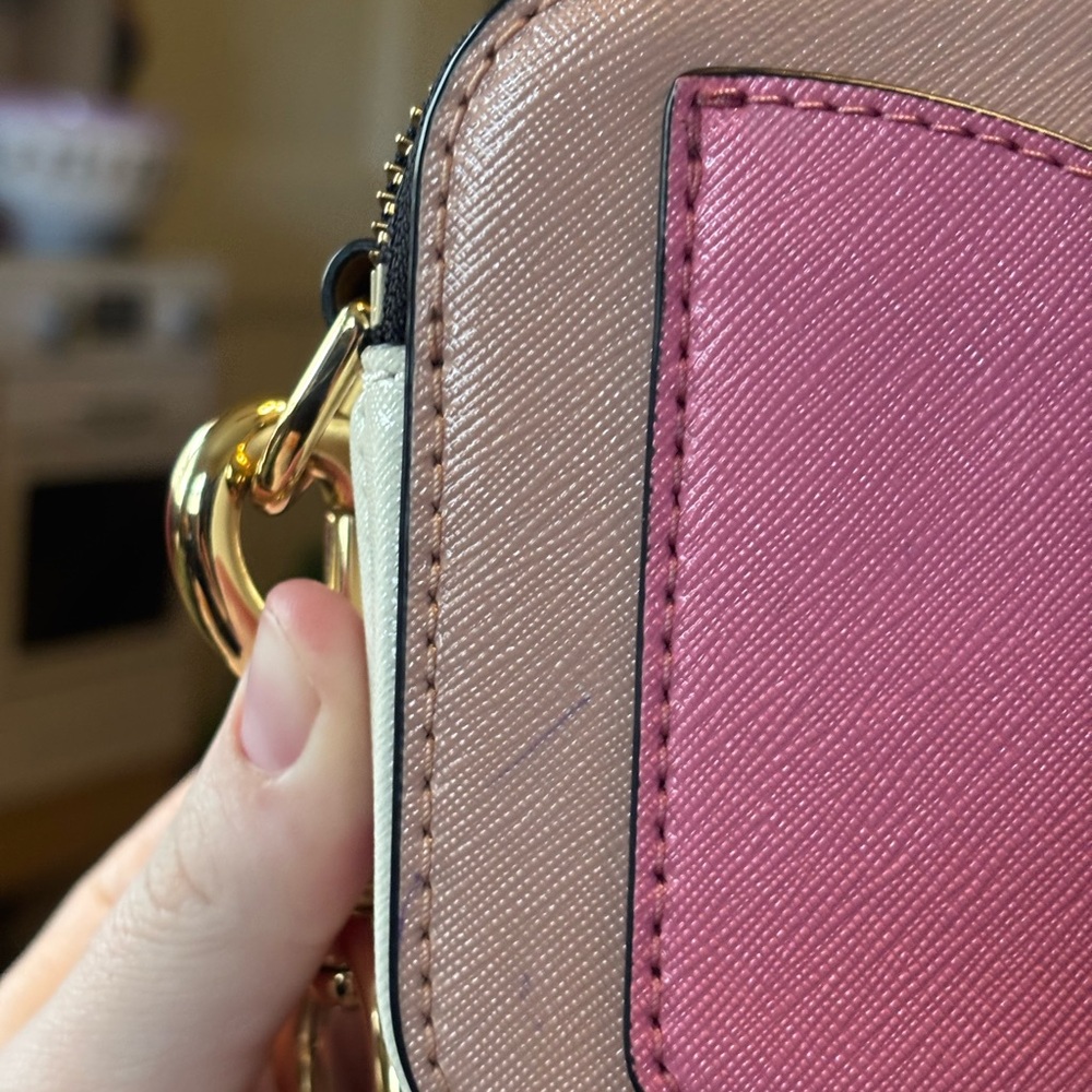 Marc Jacobs Blush Crossbody Bag with Gold Hardware - Picture 4 of 8